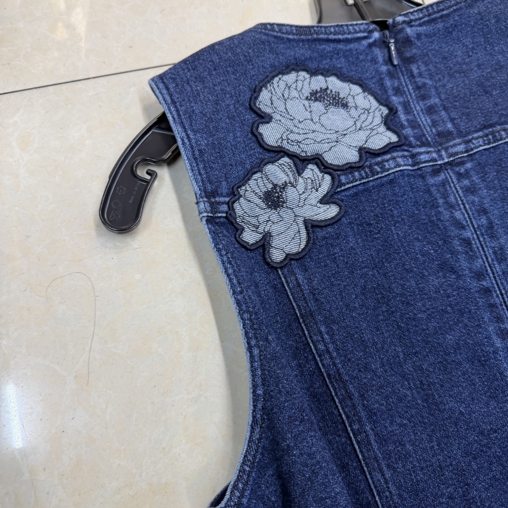 Cinq à Sept Marsha Floral Appliqué Mini Denim Dress - Picture 7 of 11